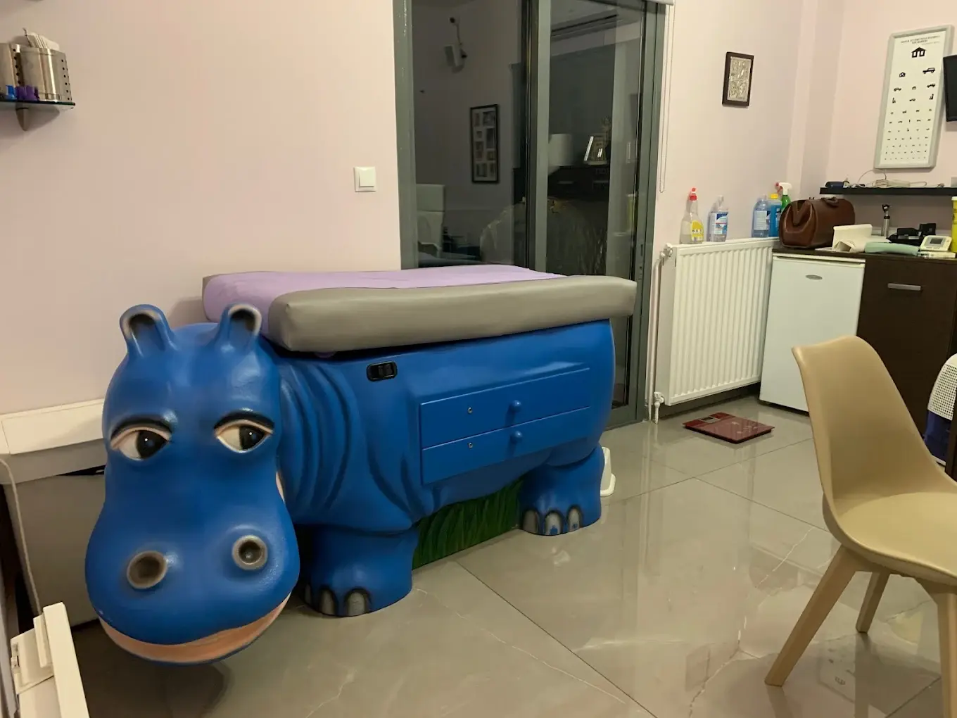 Δεύτερος ανεξάρτητος εξεταστικός χώρος με την κλίνη–ιπποπόταμο